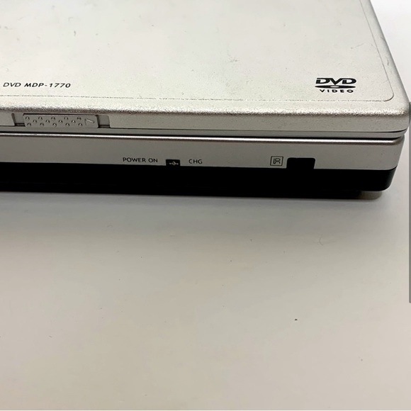 Mintek | 7" TFT Monitor Portable DVD MDP-1770 | DVD
Player | Video Travel Player - Picture 2 of 14